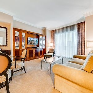 Jet Luxury Elite At The Signature